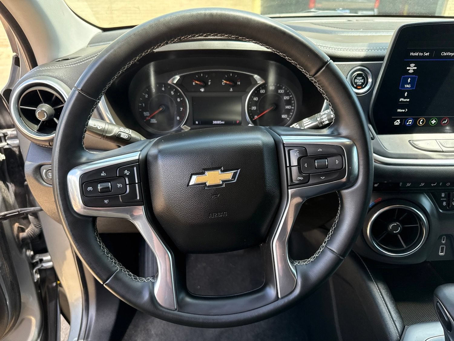 Used 2024 Chevrolet Blazer LT w/ LPO, Black Grille Bar Package FWD image 10