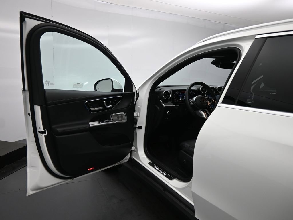 Used 2024 Mercedes-Benz GLC 300 image 8