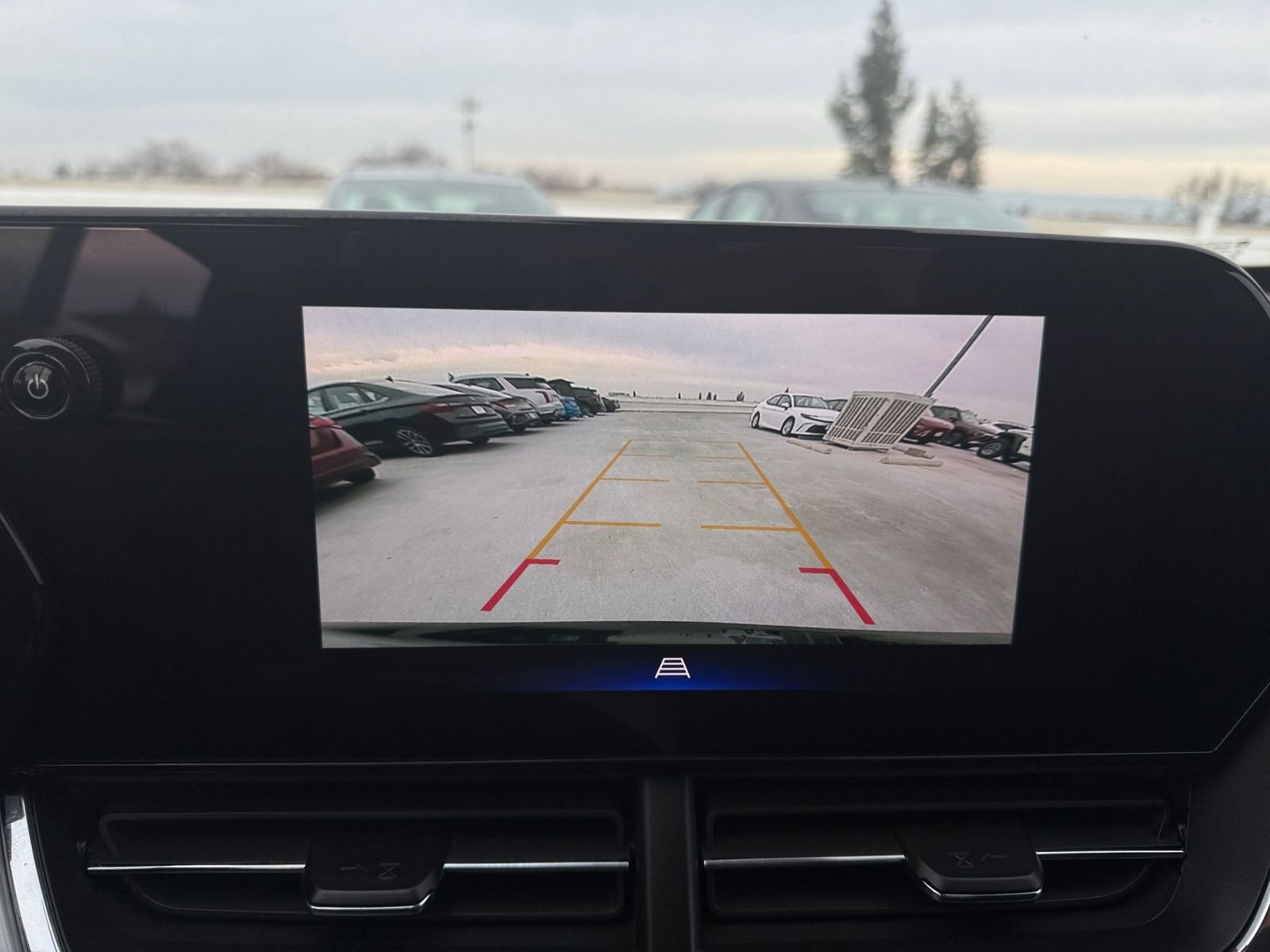 Used 2025 Chevrolet Trax LT image 17