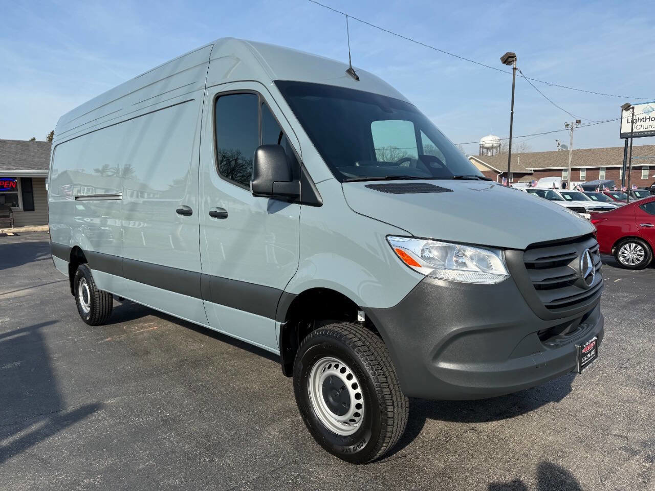 Used 2025 Mercedes-Benz Sprinter 2500 image 4