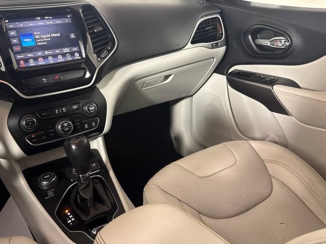 Used 2019 Jeep Cherokee Limited w/ Luxury Group AWD/4WD image 27