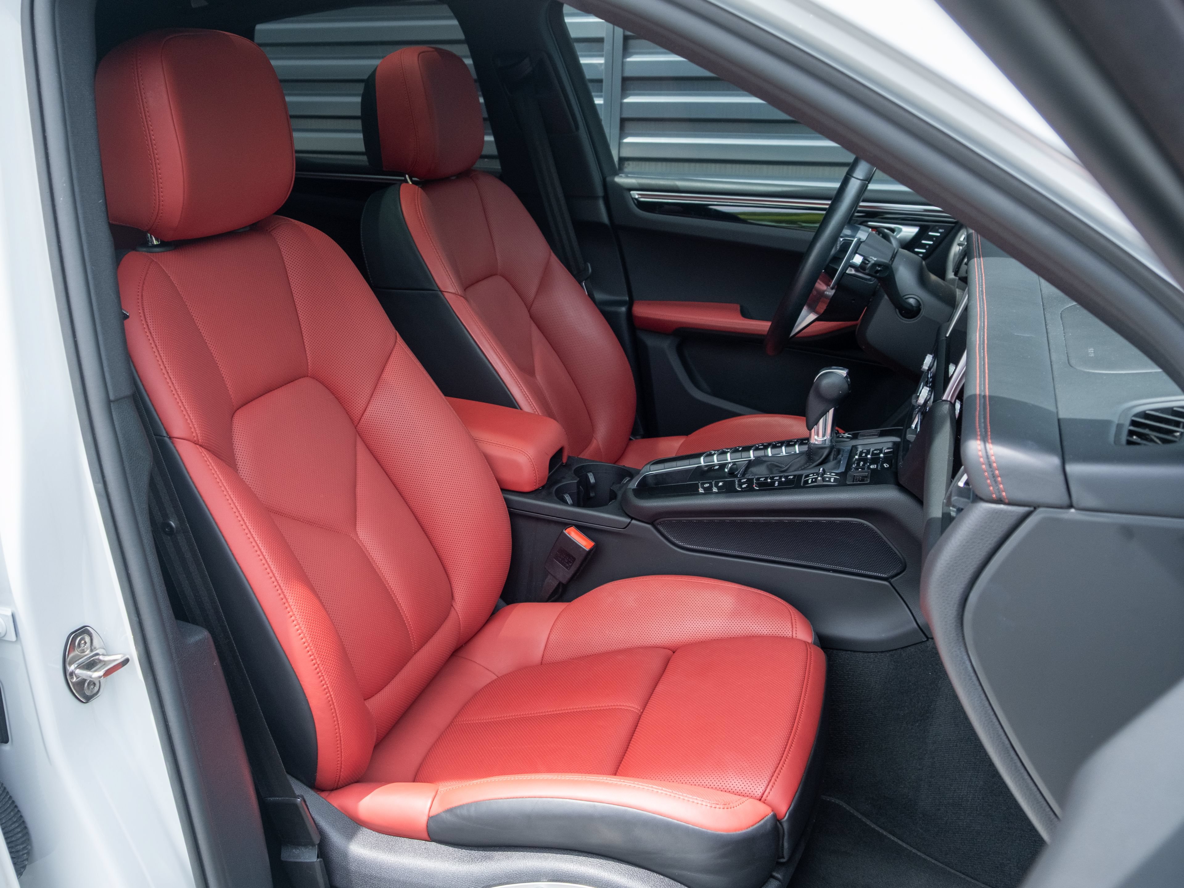 Certified 2021 Porsche Macan S AWD/4WD image 39