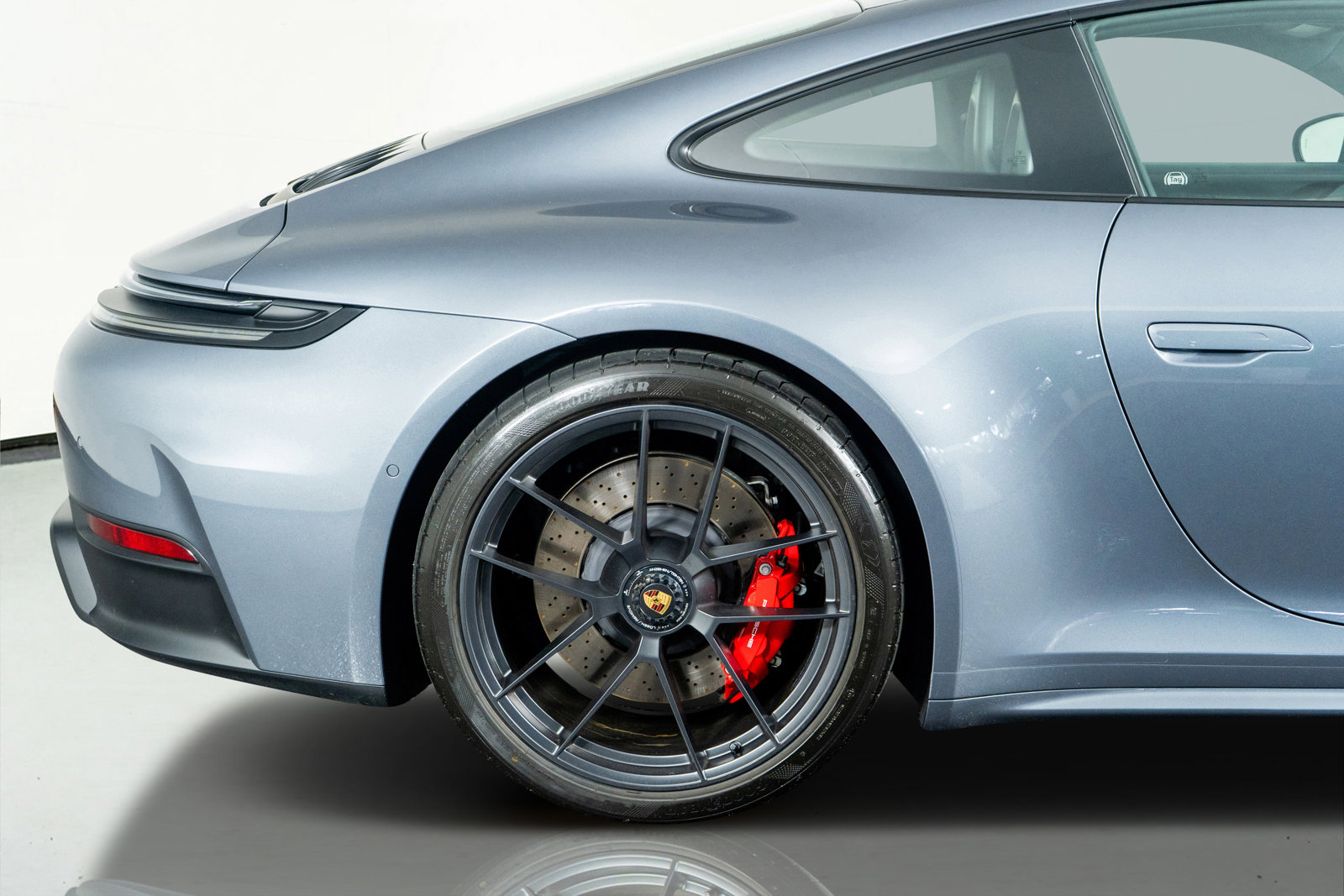 Used 2025 Porsche 911 Carrera 4 GTS image 26