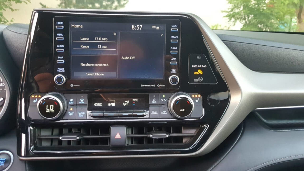 Used 2021 Toyota Highlander XLE image 58