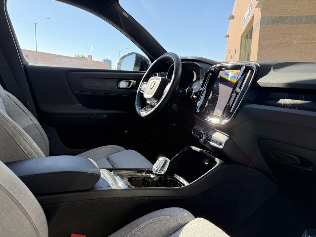 Used 2023 Volvo XC40 Recharge Ultimate AWD/4WD image 41