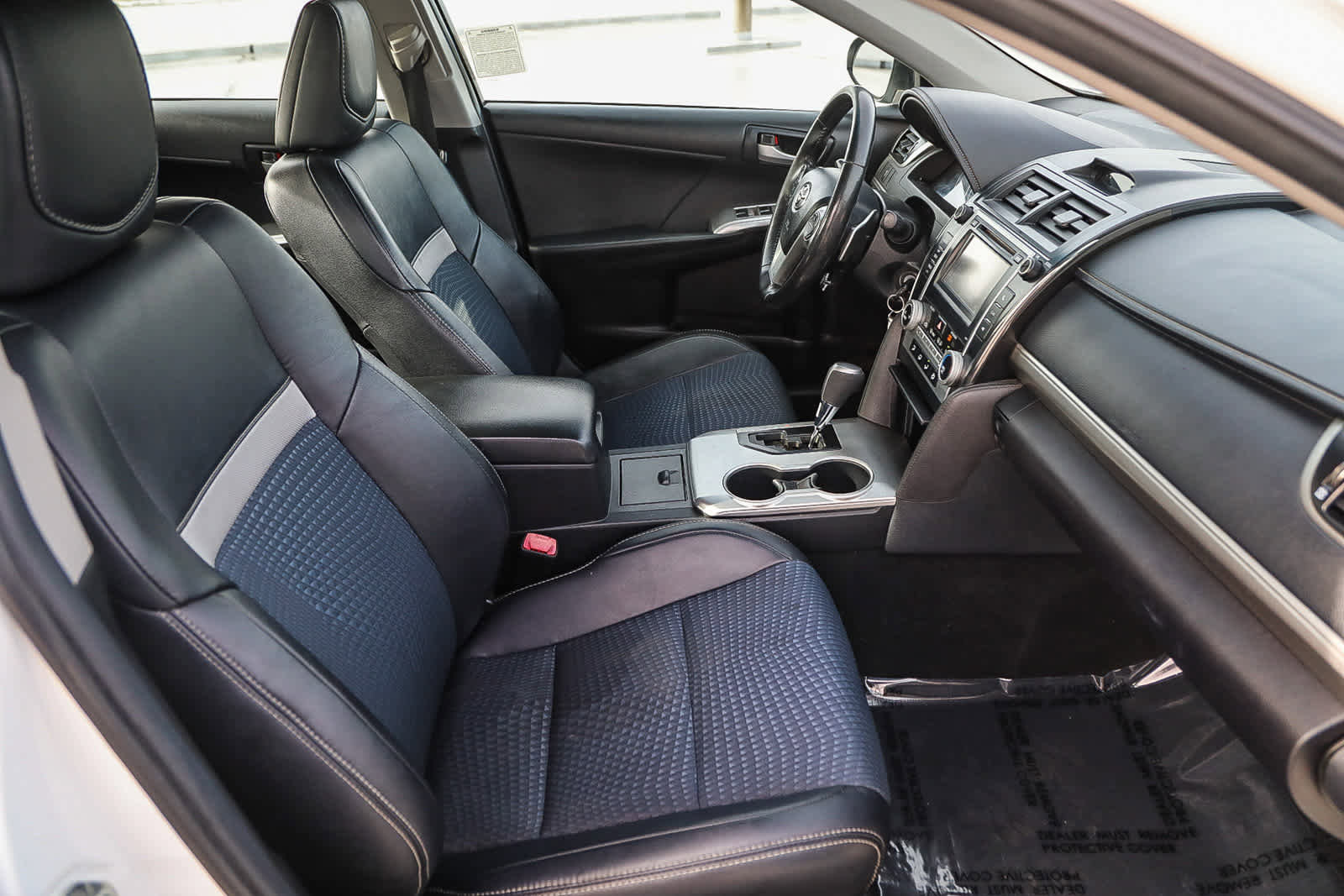 Used 2012 Toyota Camry SE image 16