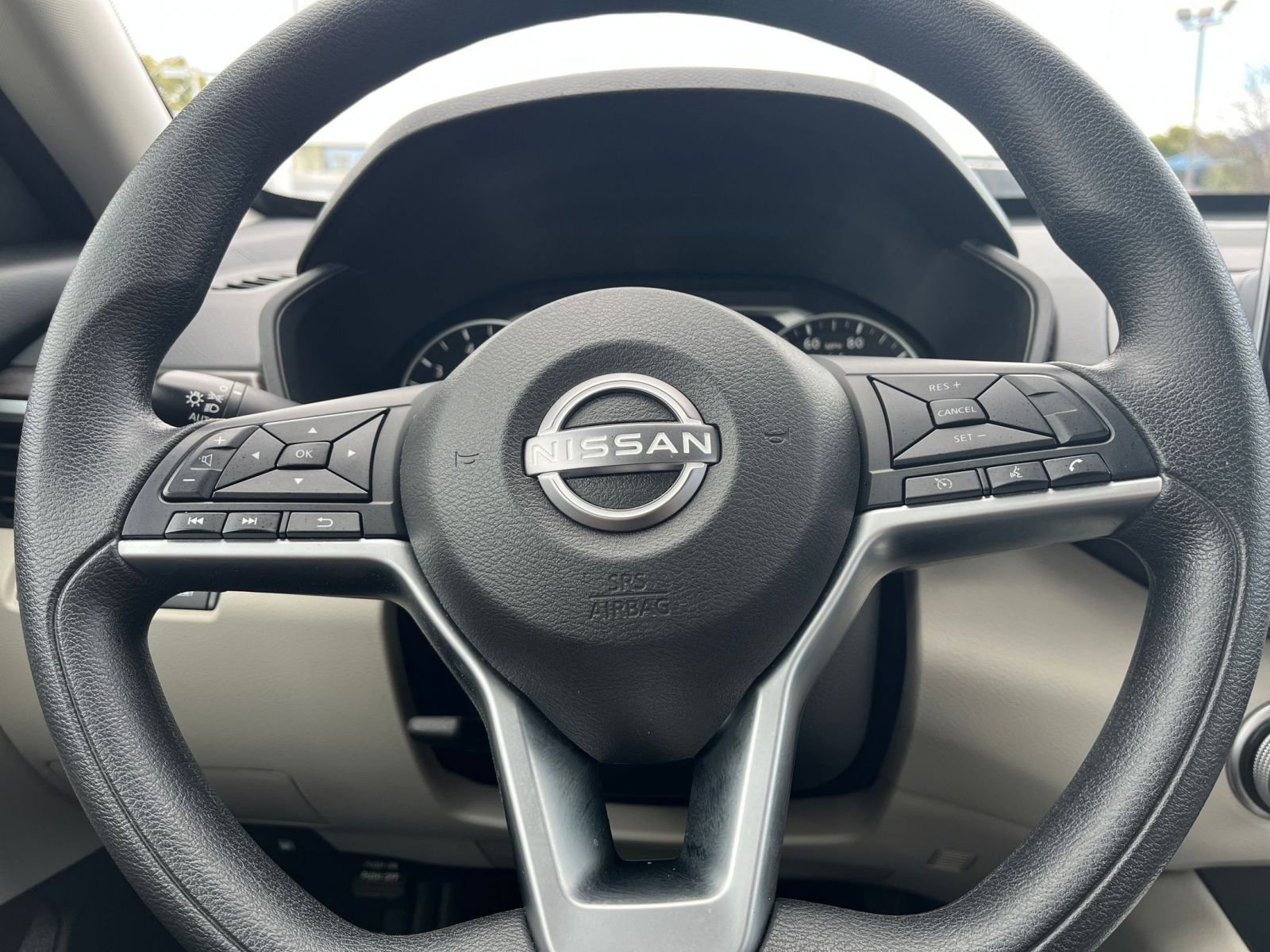 Used 2025 Nissan Altima 2.5 SV FWD image 29