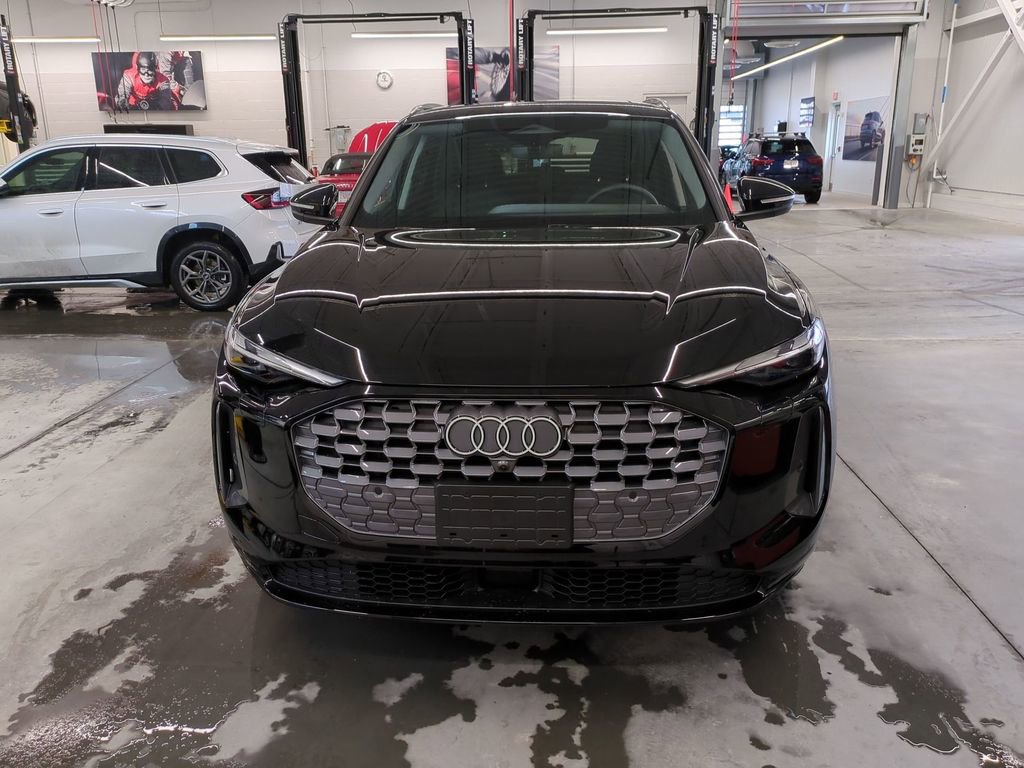 Used 2025 Audi Q5 Premium w/ Convenience Package image 8