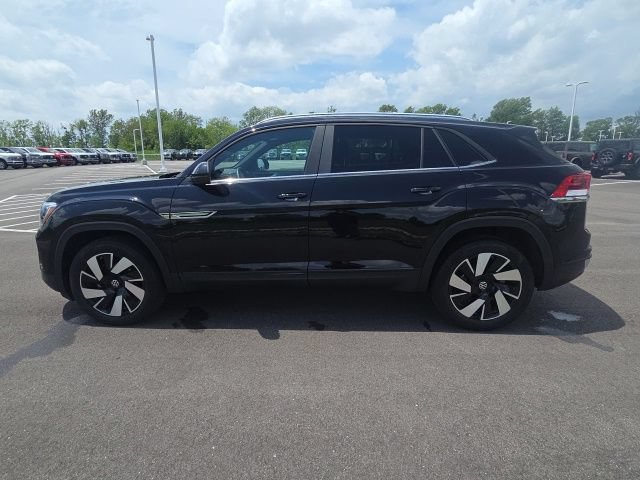 Used 2024 Volkswagen Atlas Cross Sport SE AWD/4WD image 16