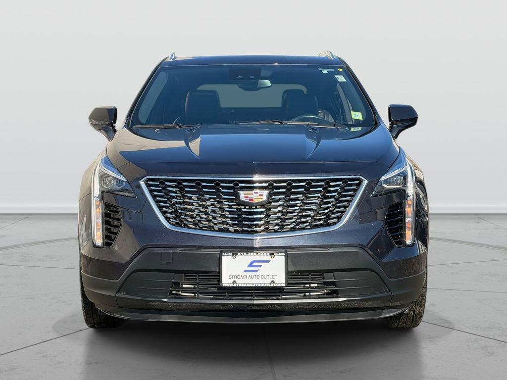 Used 2023 Cadillac XT4 Luxury w/ Cold Weather Package AWD/4WD image 2