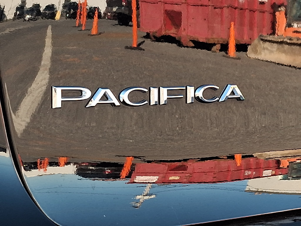 Certified 2026 Chrysler Pacifica Select FWD image 33