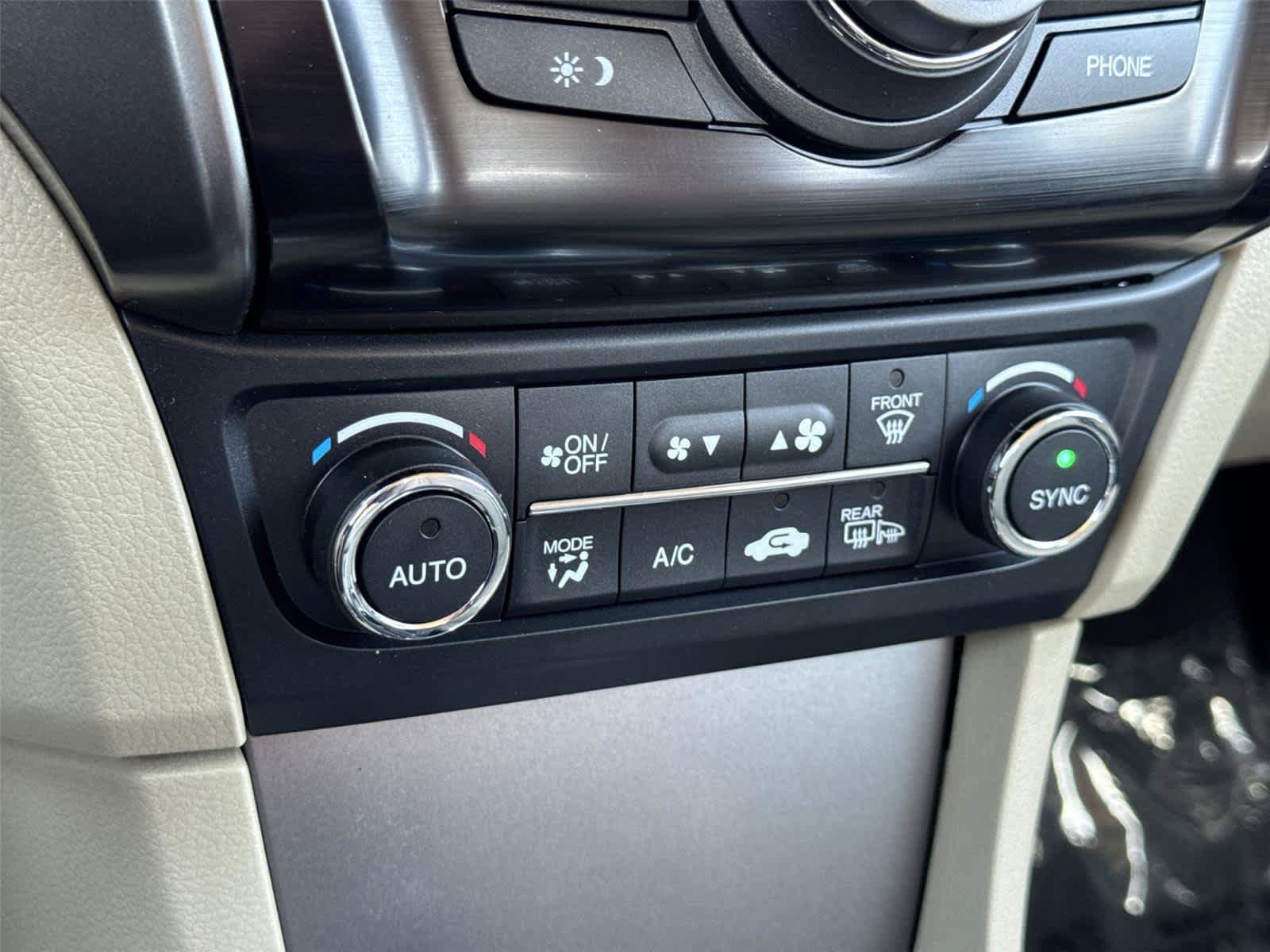 Used 2015 Acura ILX w/ Technology Package FWD image 36