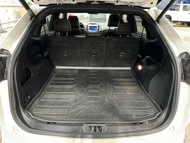 Used 2020 Ford Edge ST image 23