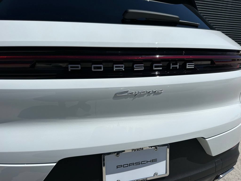 New 2026 Porsche Cayenne AWD/4WD image 13