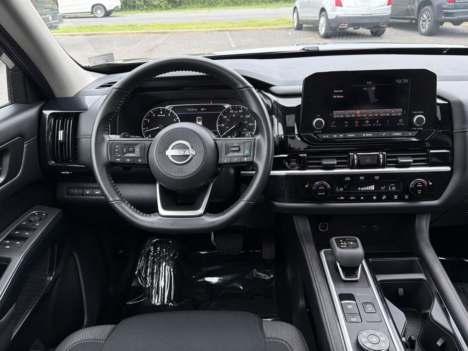 Used 2025 Nissan Pathfinder SV w/ SV Premium Package AWD/4WD image 16