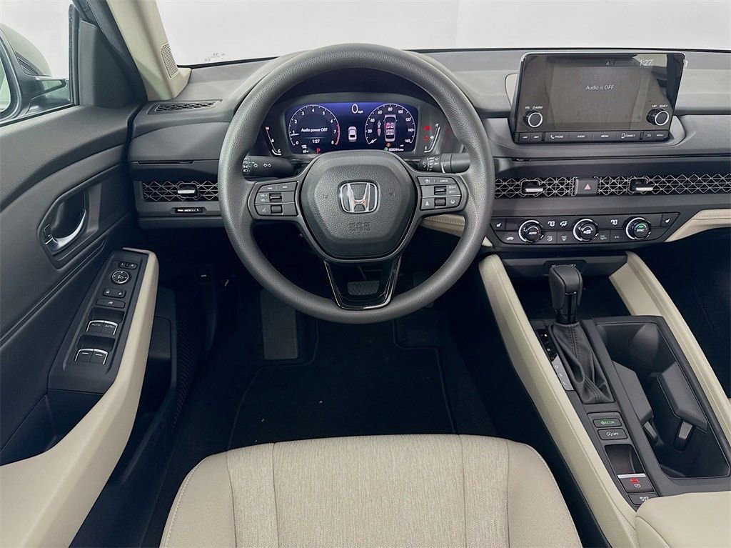 Certified 2025 Honda Accord SE image 32