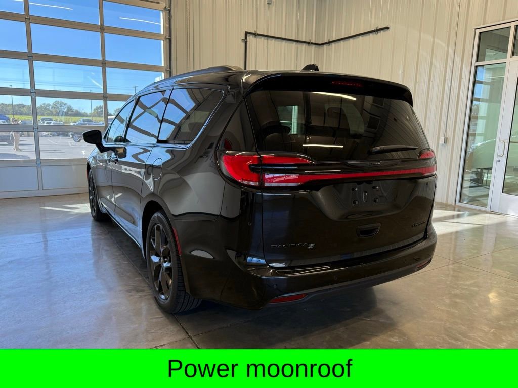 New 2026 Chrysler Pacifica Limited w/ S Appearance Package image 9