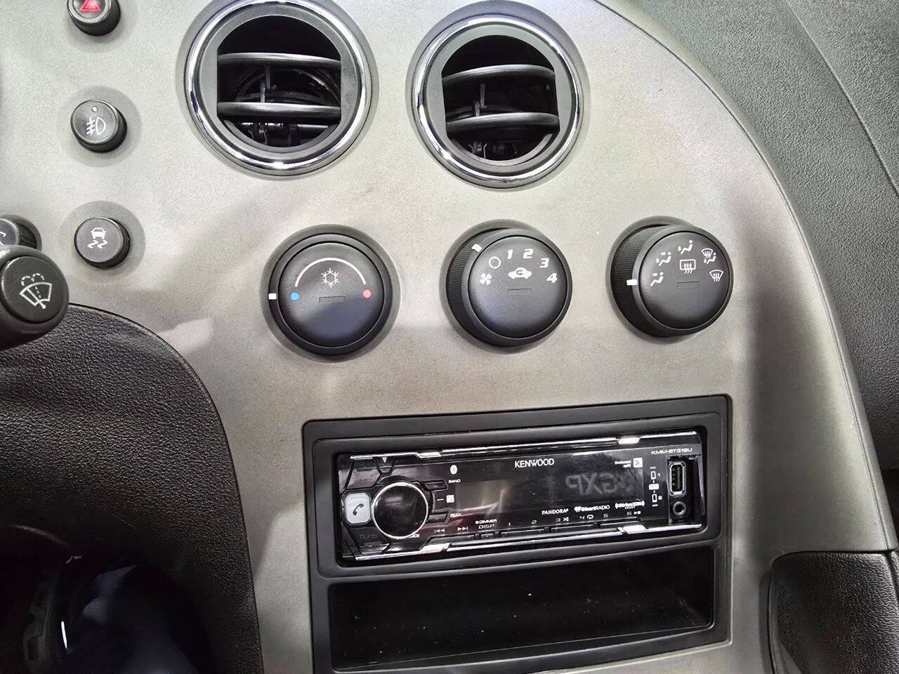 Used 2007 Pontiac Solstice GXP image 23