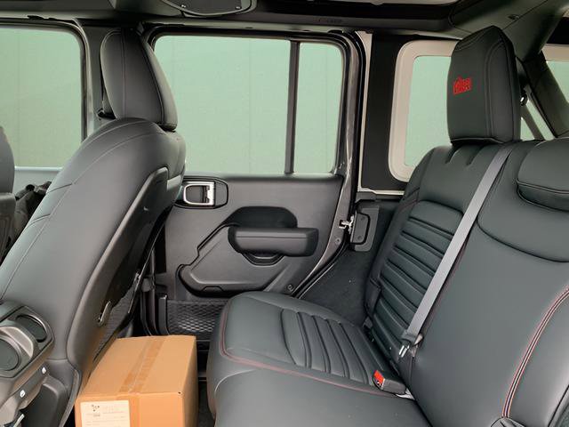 New 2024 Jeep Wrangler Unlimited Rubicon w/ Technology Group image 36