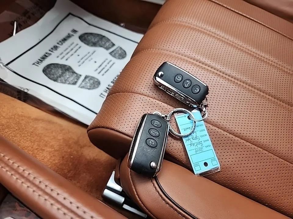 Used 2014 Bentley Flying Spur W12 image 12