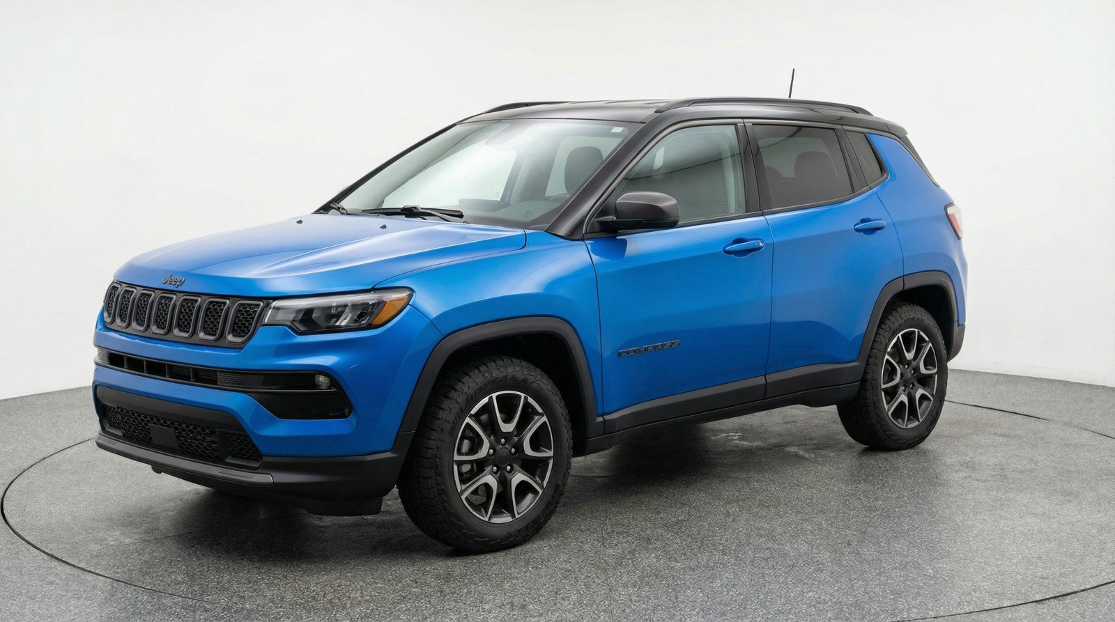 Used 2025 Jeep Compass Trailhawk AWD/4WD image 3