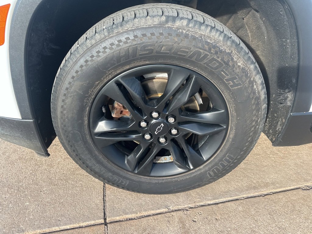 Used 2022 Chevrolet Traverse LS w/ Midnight/Sport Edition image 8