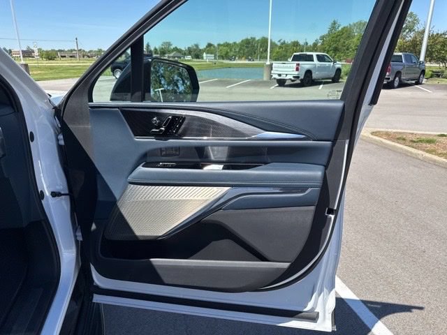 Used 2025 Cadillac Escalade IQ Luxury 2 w/ LPO, Premium Carpet Package AWD/4WD image 41