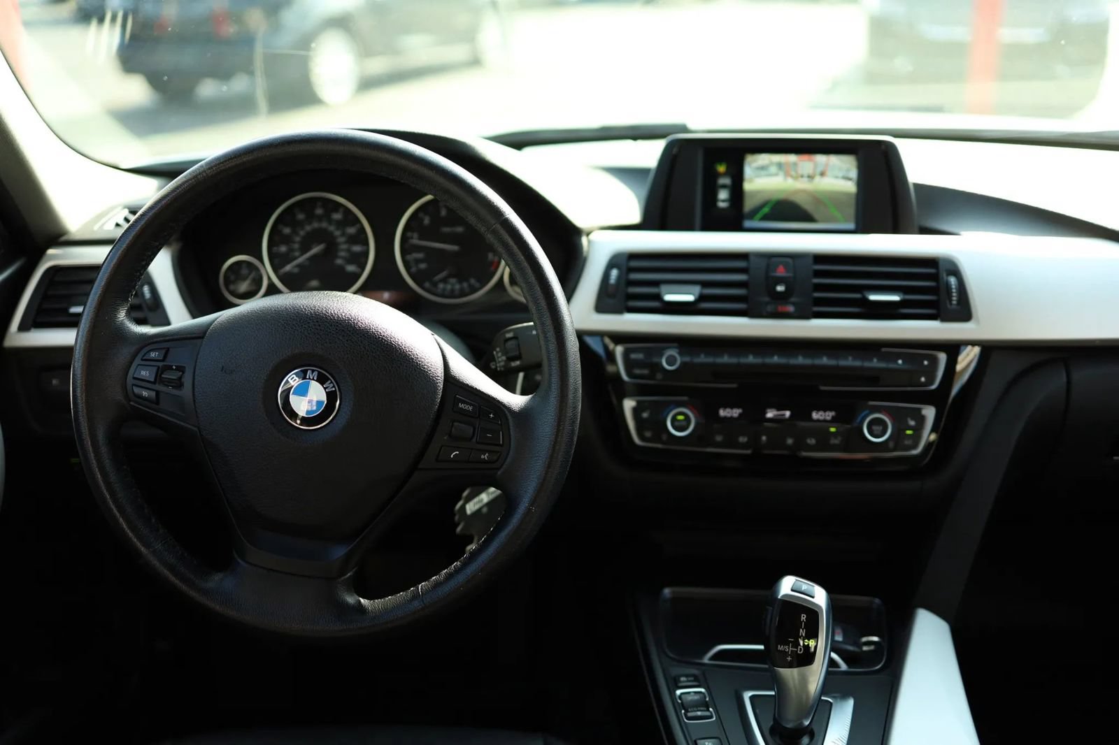 Used 2018 BMW 320i xDrive Sedan w/ Convenience Package AWD/4WD image 28