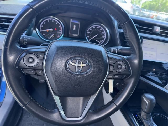 Used 2018 Toyota Camry SE w/ Moonroof Package FWD image 9