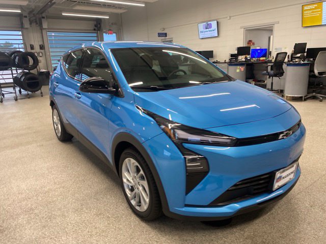 New 2027 Chevrolet Bolt LT w/ Comfort Package FWD image 3