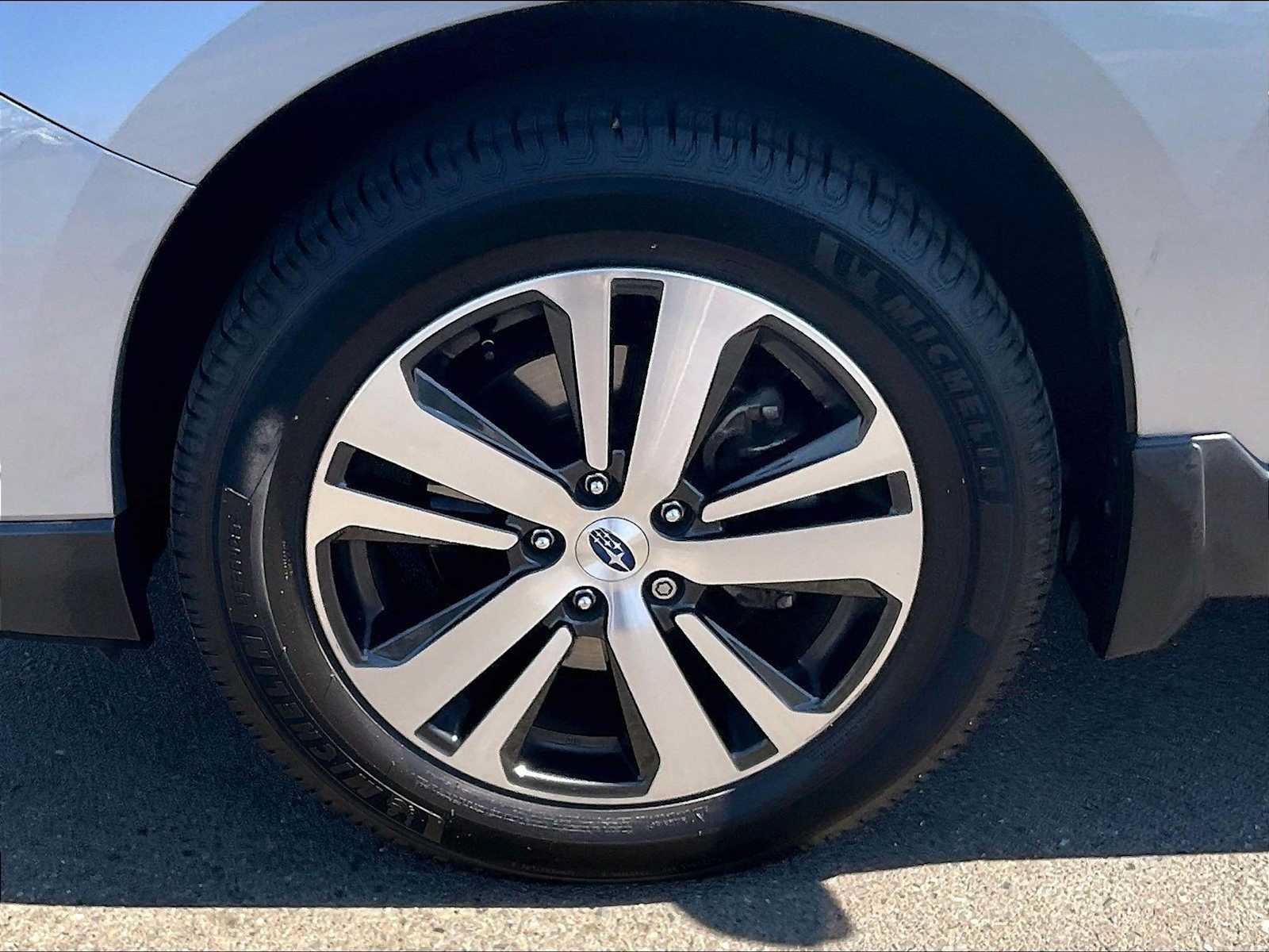 Used 2018 Subaru Outback 2.5i Limited AWD/4WD image 12