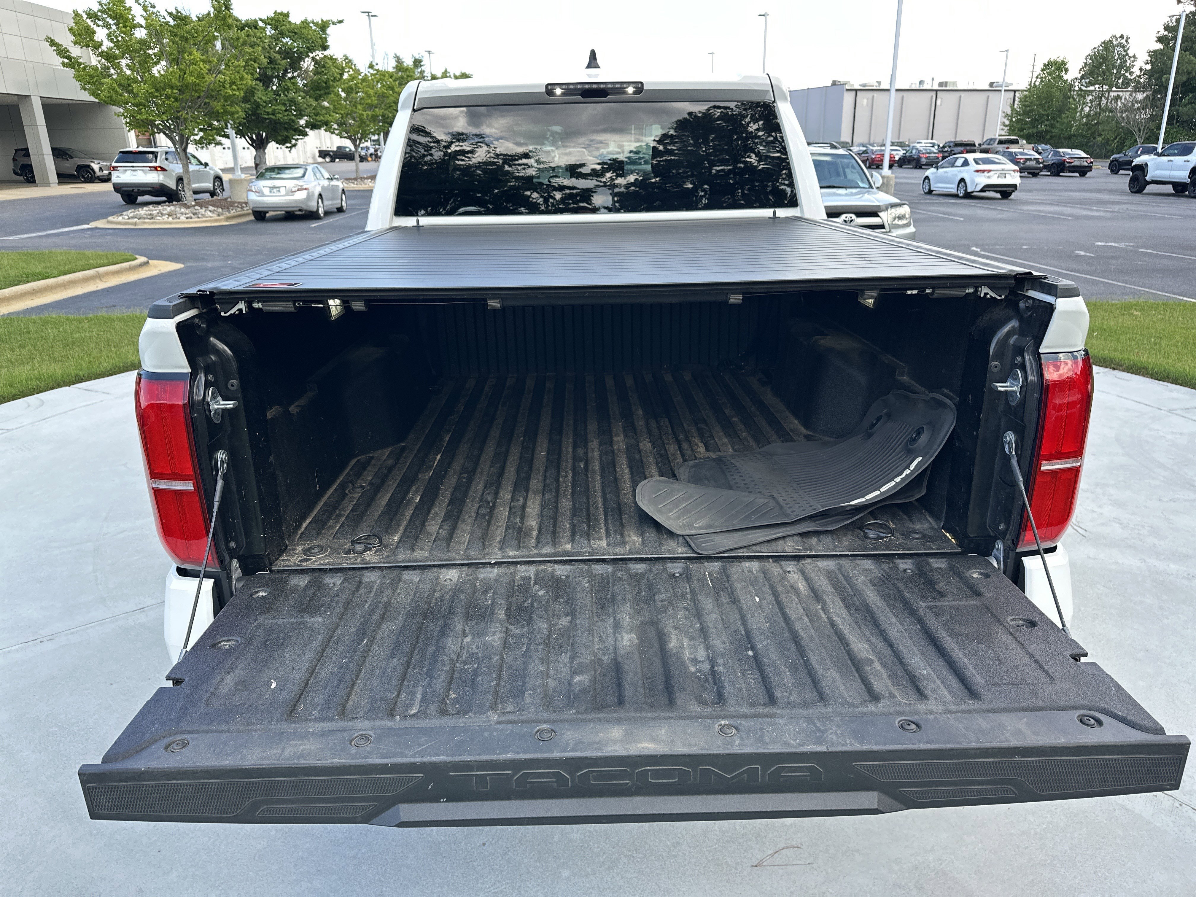 Used 2025 Toyota Tacoma TRD Sport AWD/4WD image 32