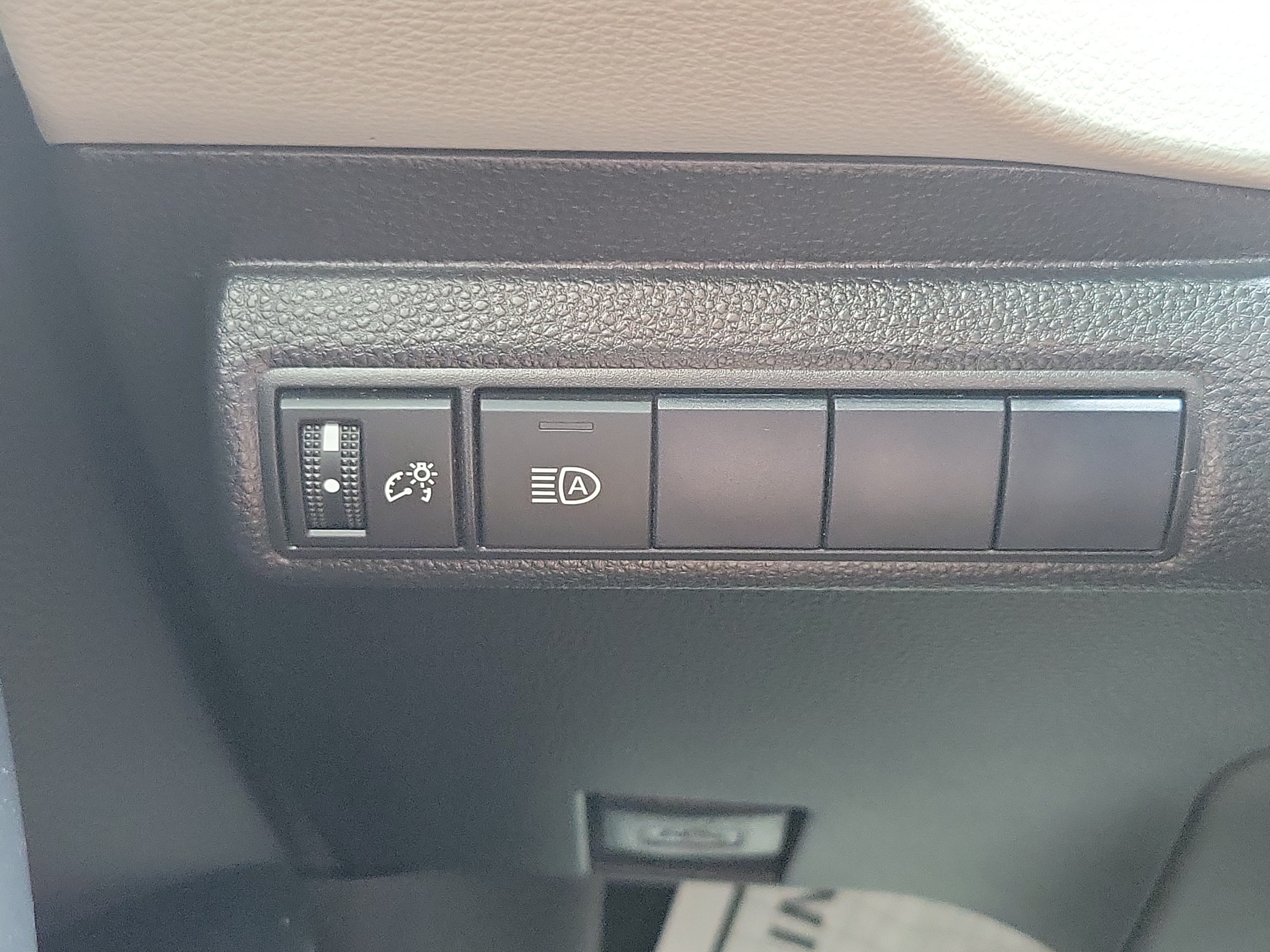 Used 2021 Toyota Corolla LE FWD image 21