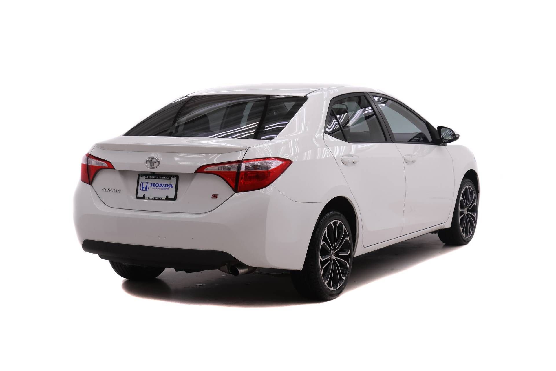 Used 2016 Toyota Corolla S FWD image 2