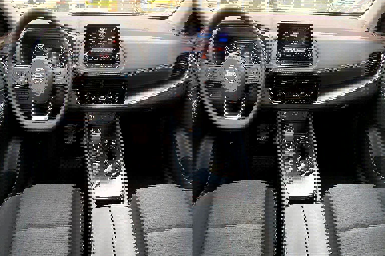 Used 2023 Nissan Rogue SV image 15