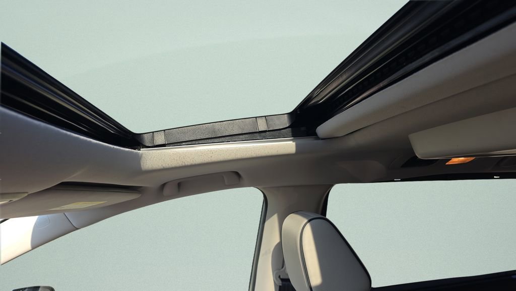 Used 2025 Honda Odyssey Elite image 17