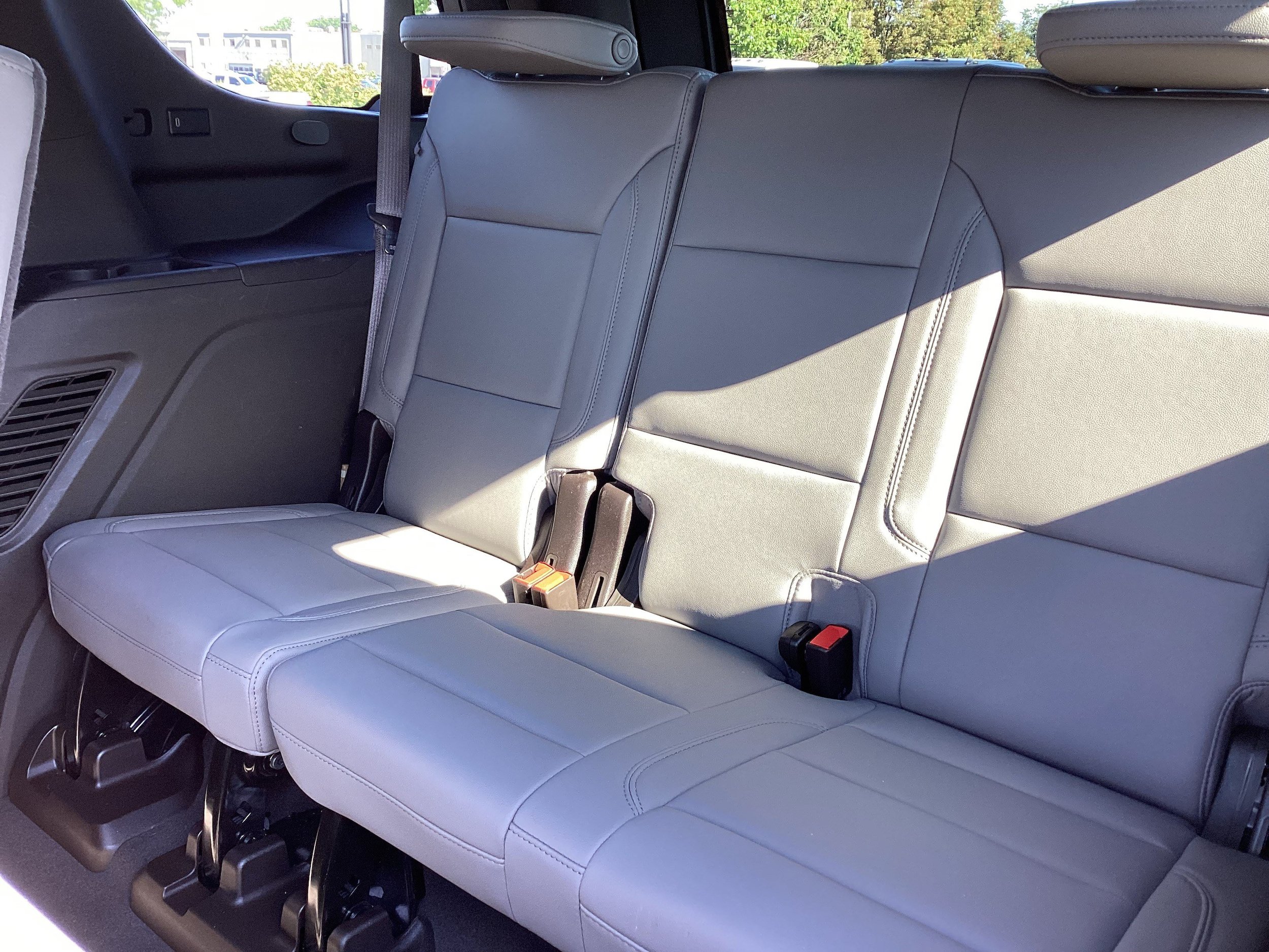 Used 2022 Chevrolet Tahoe Z71 w/ Luxury Package AWD/4WD image 14