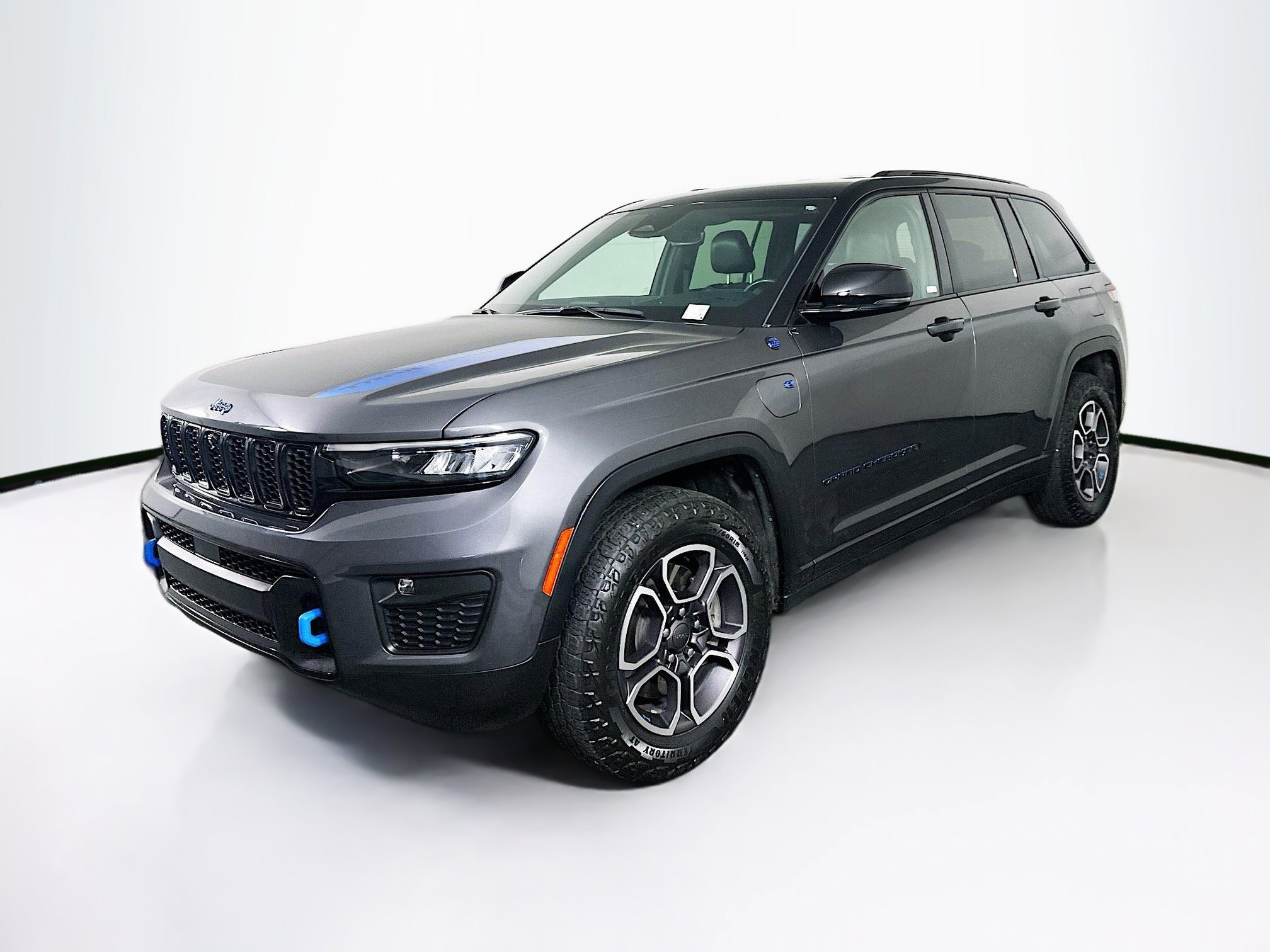 Used 2022 Jeep Grand Cherokee Trailhawk image 3