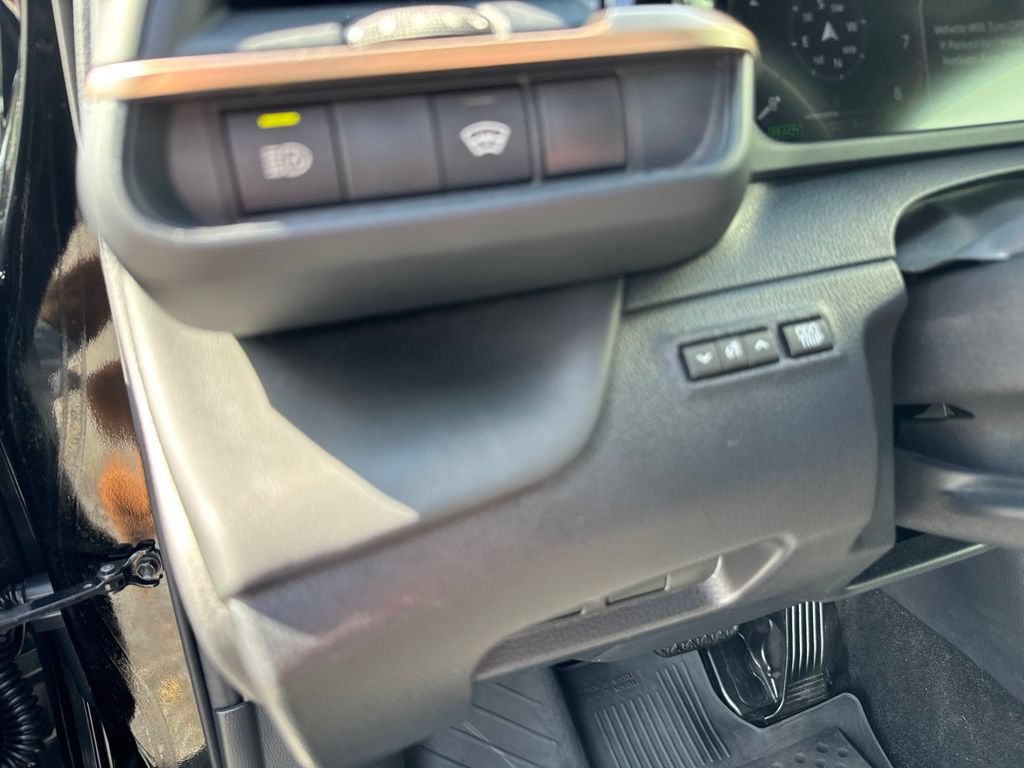 Used 2024 Toyota Crown AWD/4WD image 18