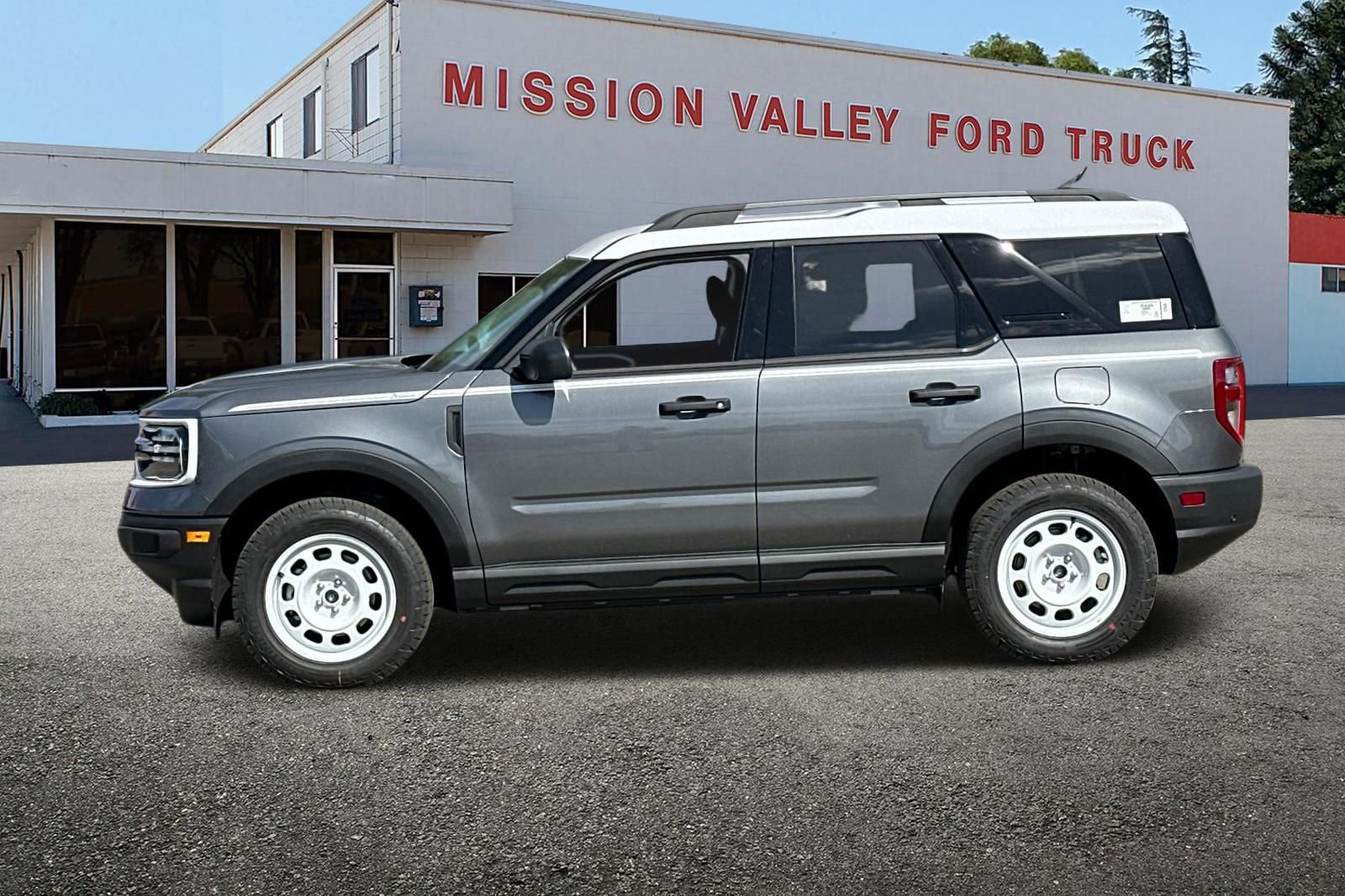 New 2024 Ford Bronco Sport Heritage w/ Heritage Convenience Package image 7