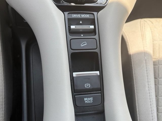Certified 2025 Honda HR-V LX image 24