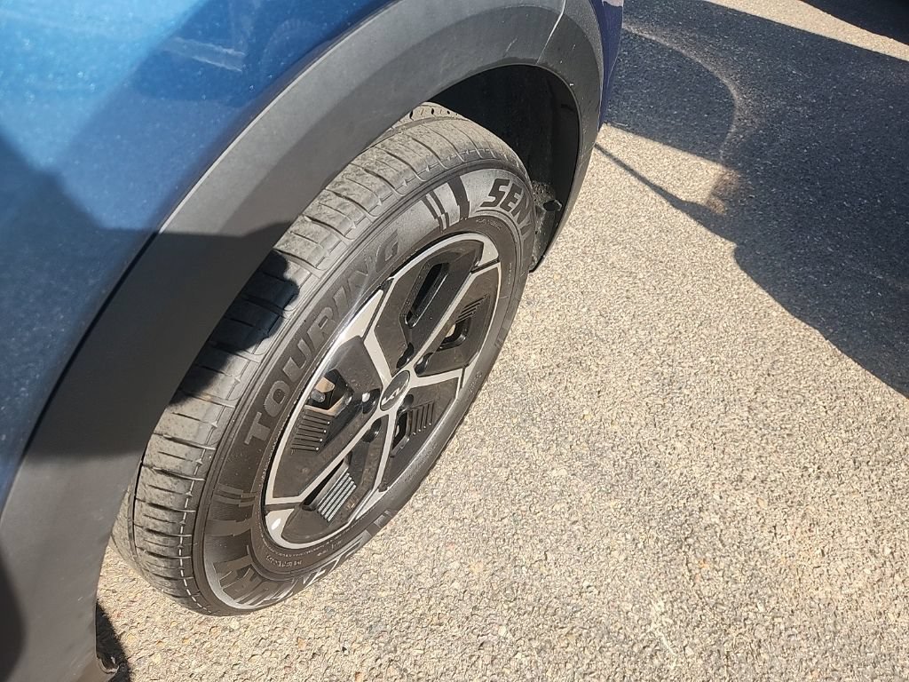 Certified 2024 Kia Niro EX FWD image 16