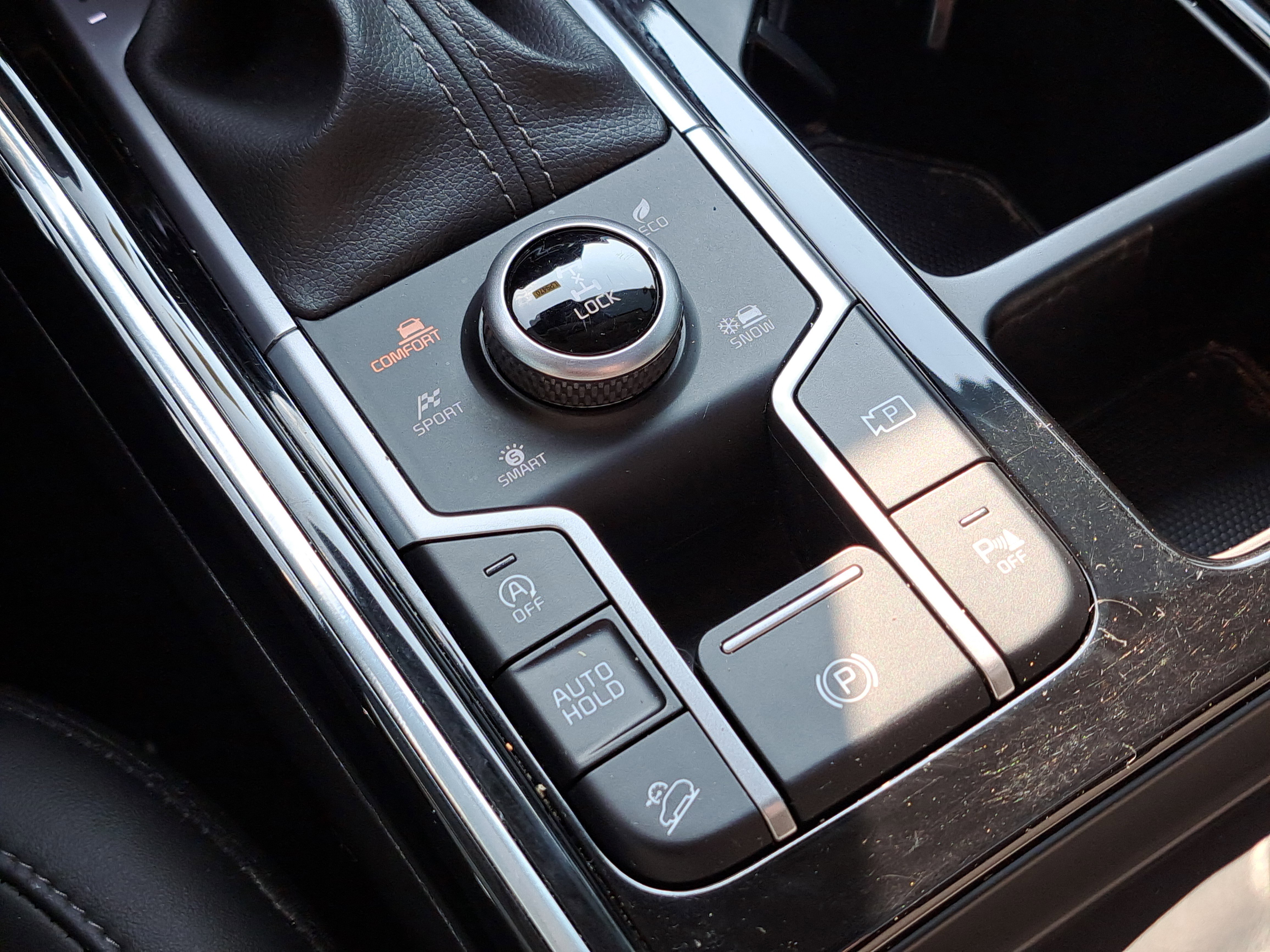 Used 2023 Kia Sorento SX image 22