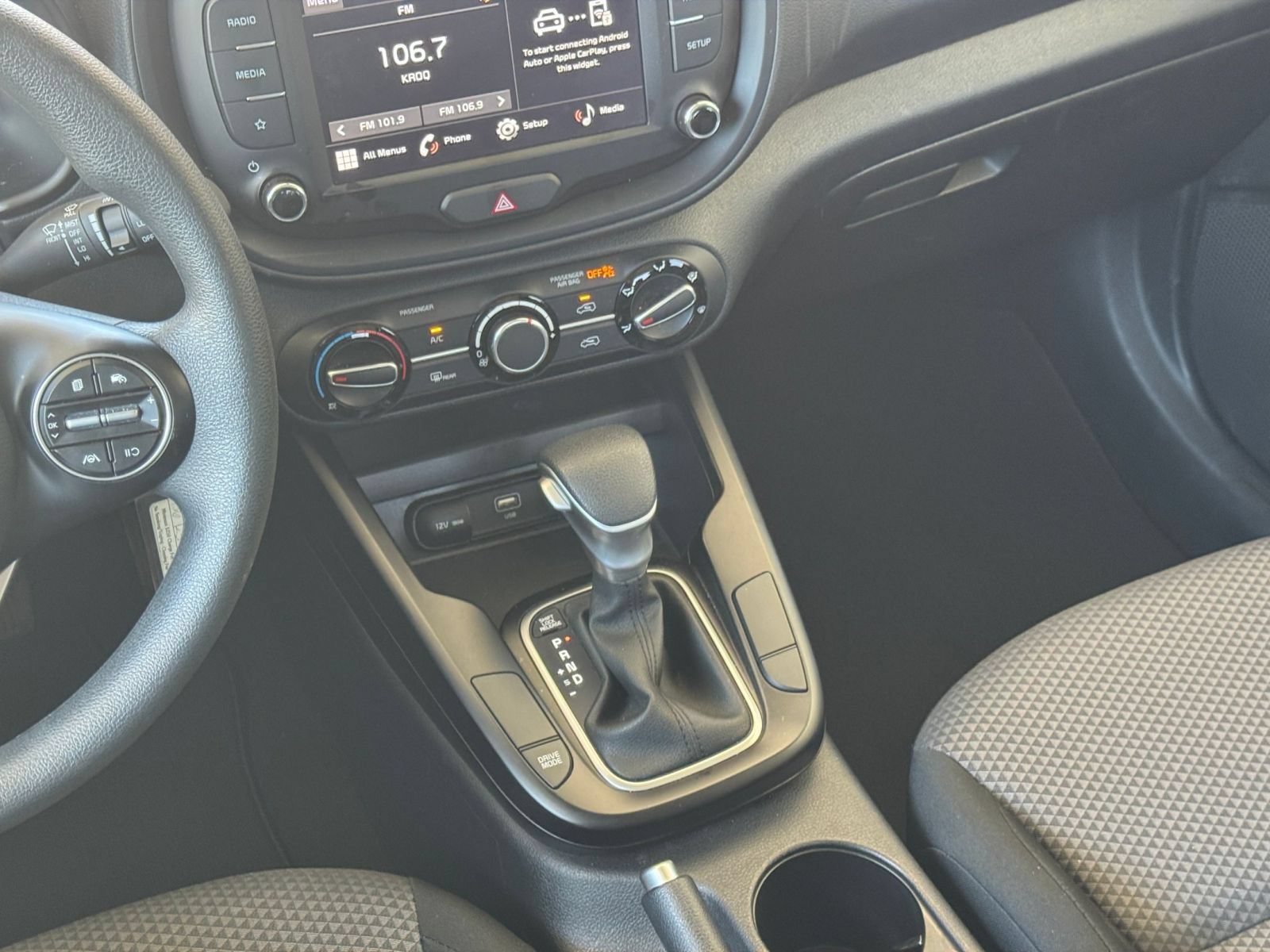 Used 2025 Kia Soul LX w/ LX Technology Package FWD image 39