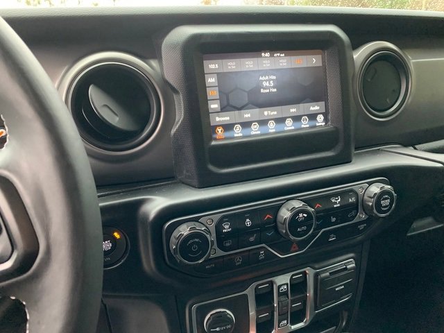 Certified 2023 Jeep Gladiator Sport image 23