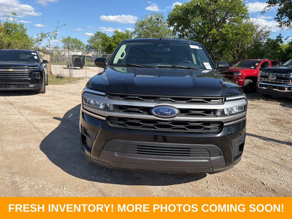 Used 2024 Ford Expedition Max XLT image 2