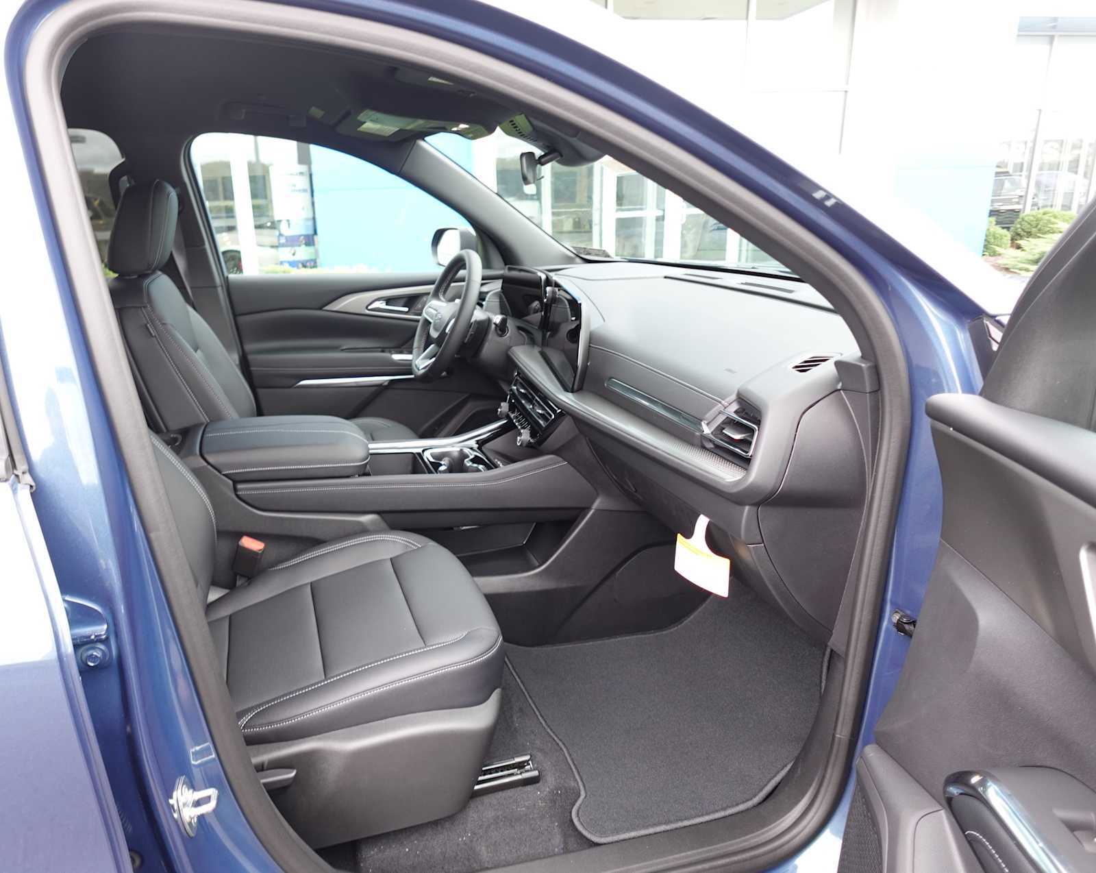 New 2026 Chevrolet Traverse LT w/ Midnight/Sport Edition image 29