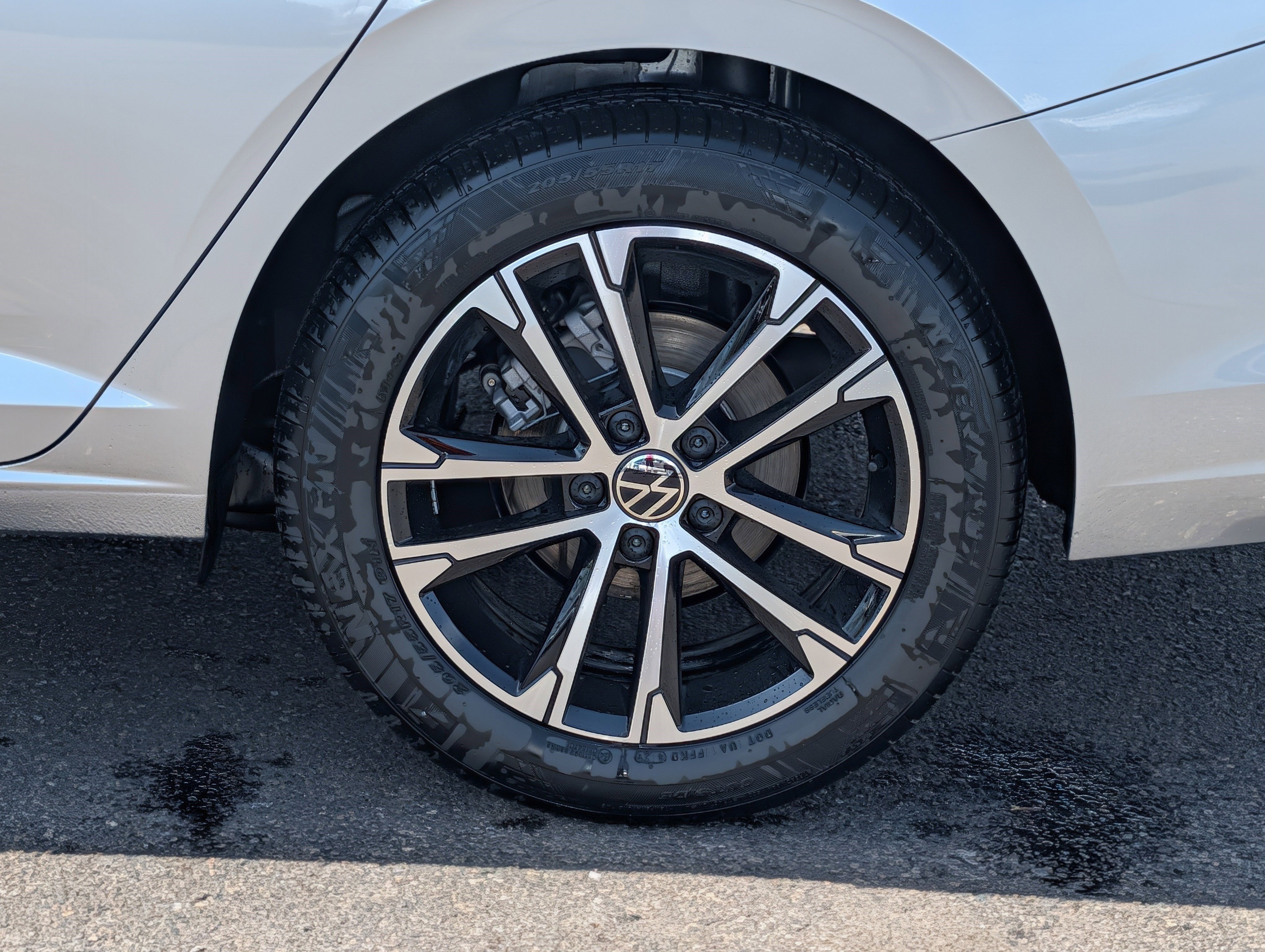 New 2026 Volkswagen Jetta Sport FWD image 3