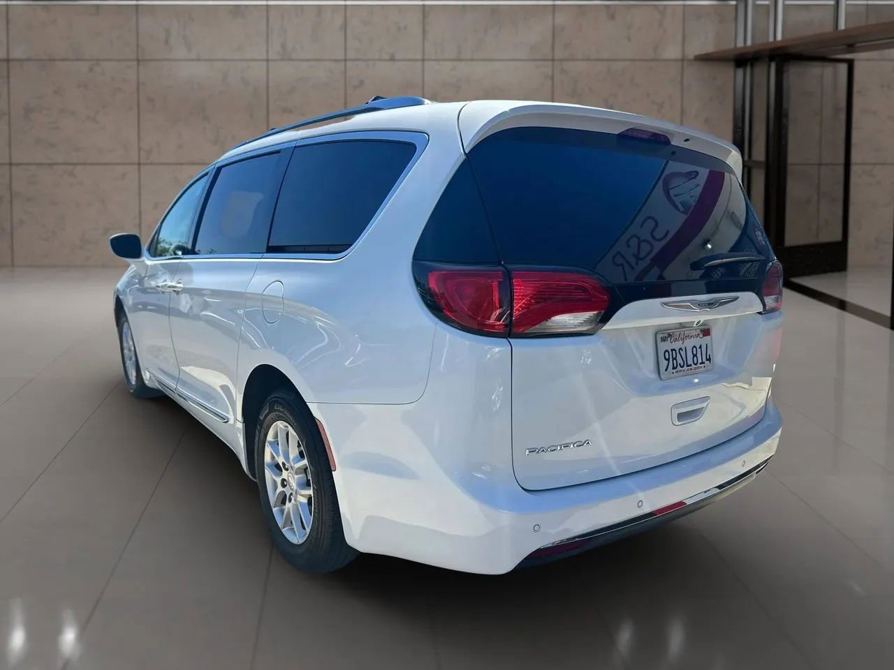 Used 2020 Chrysler Pacifica Touring-L FWD image 4