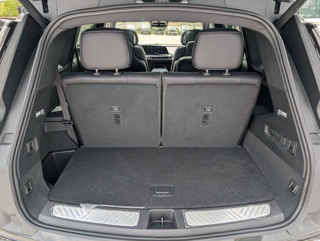 New 2026 Cadillac Vistiq Luxury w/ LPO, Floor Liner Package image 25